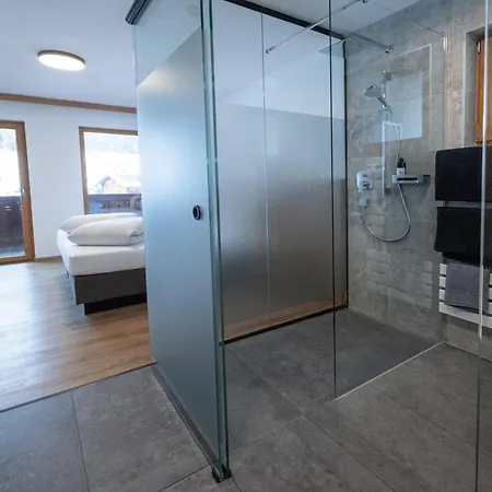 Отель Steuxner 3*