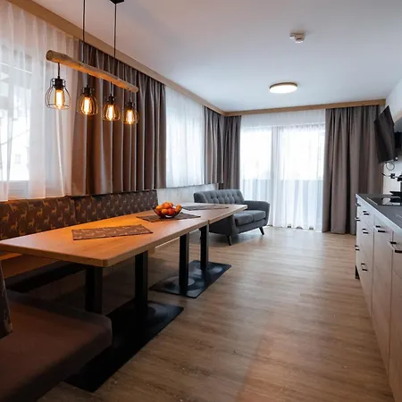 Steuxner Hotel