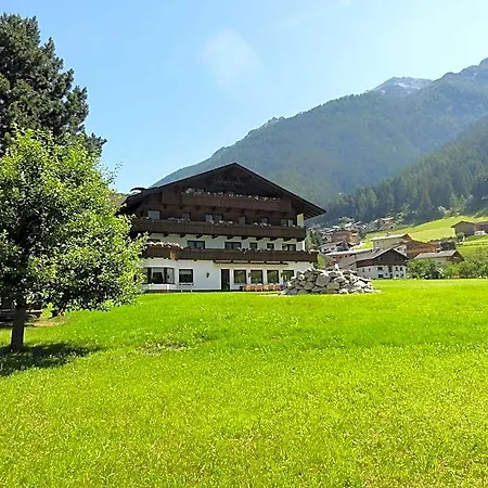 Готель Steuxner 3*