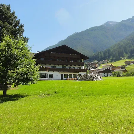 Hotel Steuxner 3*