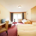 Steuxner Hotel